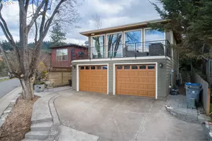 402 Bluff Rd, Hood River, OR 97031 - Photo 2
