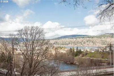402 Bluff Rd, Hood River, OR 97031 - Photo 10