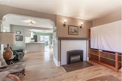 745 NE 16th St, Salem, OR 97301 - Photo 4