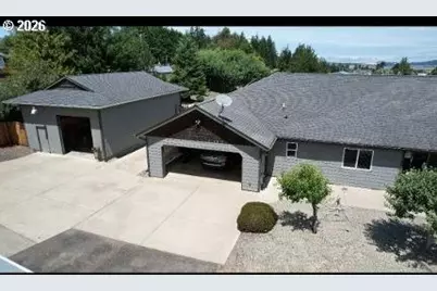2065 17th St, North Bend, OR 97459 - Photo 42