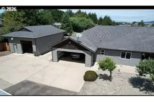 2065 17th St, North Bend, OR 97459 - Photo 42