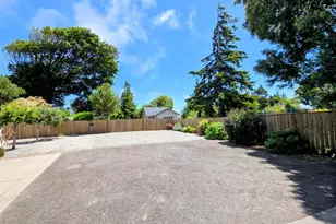 2065 17th St, North Bend, OR 97459 - Photo 10