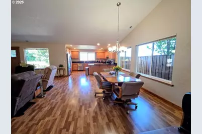 2065 17th St, North Bend, OR 97459 - Photo 18