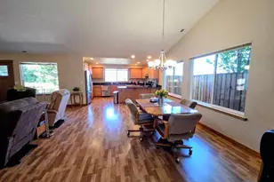 2065 17th St, North Bend, OR 97459 - Photo 18