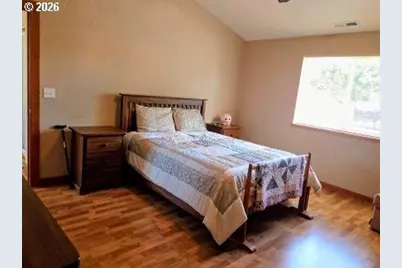 2065 17th St, North Bend, OR 97459 - Photo 24
