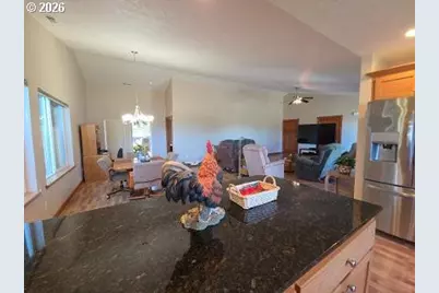 2065 17th St, North Bend, OR 97459 - Photo 22
