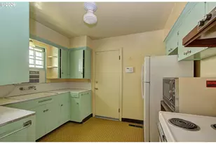4534 NE 82nd Ave, Portland, OR 97220 - Photo 6