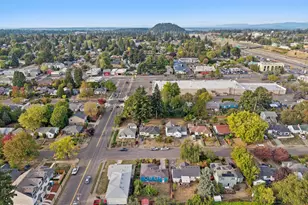 9216 SE Alder St, Portland, OR 97216 - Photo 30