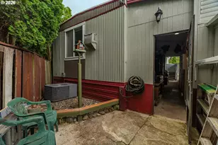 13055 SE Stark St, Portland, OR 97233 - Photo 22