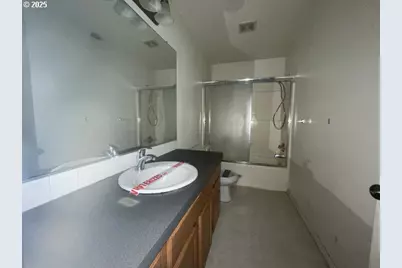 1006 NE Mariners Loop, Portland, OR 97211 - Photo 32