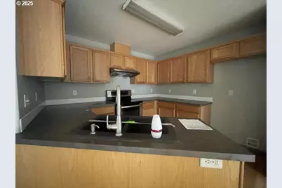 1006 NE Mariners Loop, Portland, OR 97211 - Photo 20