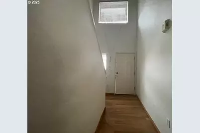 1006 NE Mariners Loop, Portland, OR 97211 - Photo 4