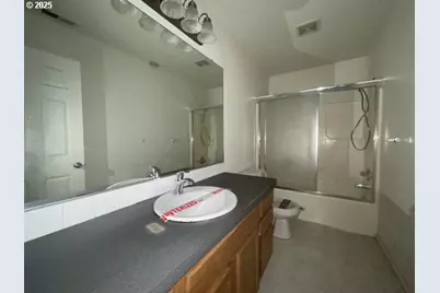 1006 NE Mariners Loop, Portland, OR 97211 - Photo 34