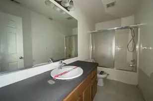 1006 NE Mariners Loop, Portland, OR 97211 - Photo 34