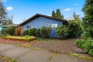 207 W D St, Springfield, OR 97477 - Photo 4