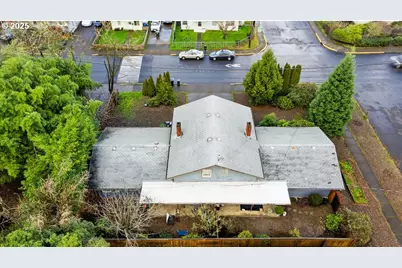 207 W D St, Springfield, OR 97477 - Photo 34
