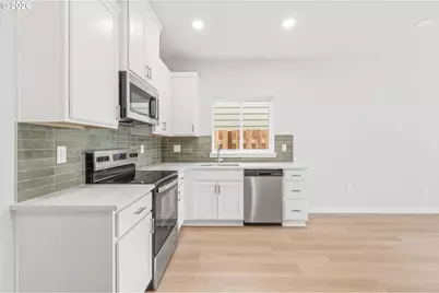 1228 SE 151 St Ave, Portland, OR 97233 - Photo 8