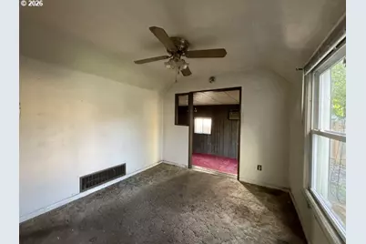 5808 SE Laurel St, Milwaukie, OR 97222 - Photo 6