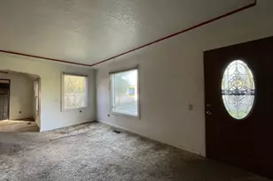 5808 SE Laurel St, Milwaukie, OR 97222 - Photo 4