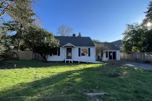 5808 SE Laurel St, Milwaukie, OR 97222 - Photo 2