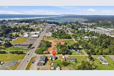 195 17th St SE, Bandon, OR 97411 - Photo 2