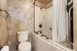 1132 SW 19th Ave, Portland, OR 97205 - Photo 26