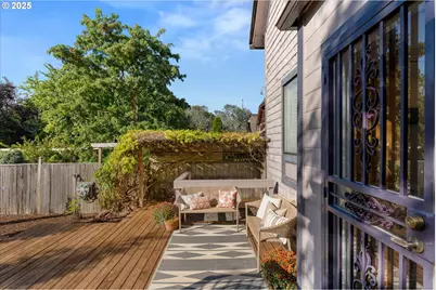 3635 S Corbett Ave, Portland, OR 97239 - Photo 22