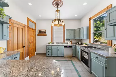 3635 S Corbett Ave, Portland, OR 97239 - Photo 14