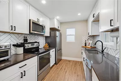 1630 NW Eastbrook Ct, Beaverton, OR 97006 - Photo 4