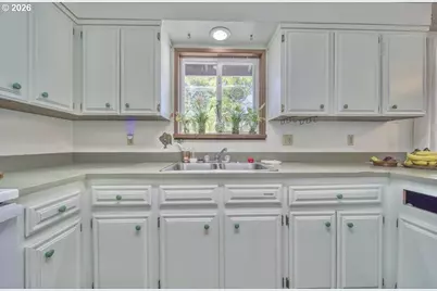 321 W Date St, Powers, OR 97466 - Photo 10