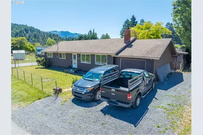 321 W Date St, Powers, OR 97466 - Photo 6