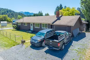 321 W Date St, Powers, OR 97466 - Photo 6