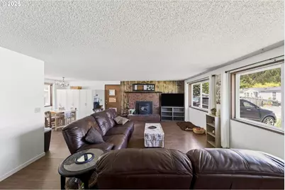 321 W Date St, Powers, OR 97466 - Photo 12