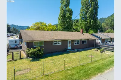 321 W Date St, Powers, OR 97466 - Photo 28