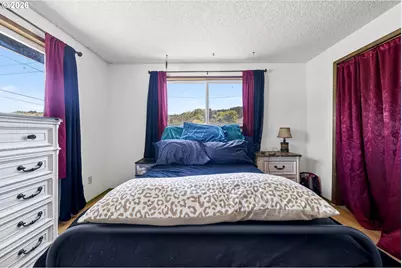 321 W Date St, Powers, OR 97466 - Photo 18