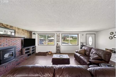 321 W Date St, Powers, OR 97466 - Photo 12