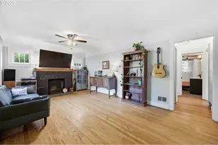 1890 Cottage St, Salem, OR 97301 - Photo 4