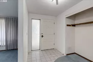 575 Collins Crest, Gladstone, OR 97027 - Photo 4