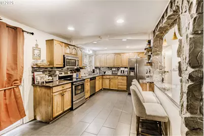 804 SE 176th Pl, Portland, OR 97233 - Photo 16