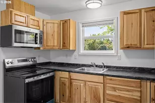 512 NW Cecil Ave, Roseburg, OR 97470 - Photo 10