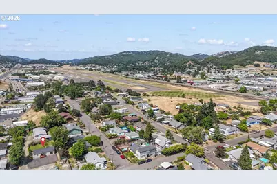 512 NW Cecil Ave, Roseburg, OR 97470 - Photo 28
