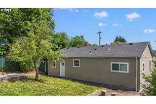 512 NW Cecil Ave, Roseburg, OR 97470 - Photo 20