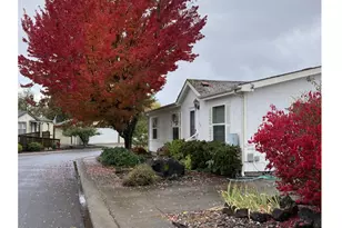 204 Trout Loop, Roseburg, OR 97471 - Photo 2