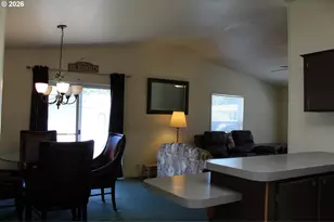 204 Trout Loop, Roseburg, OR 97471 - Photo 6