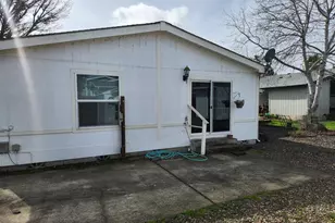 204 Trout Loop, Roseburg, OR 97471 - Photo 4