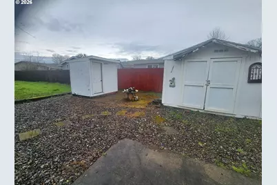 204 Trout Loop, Roseburg, OR 97471 - Photo 6