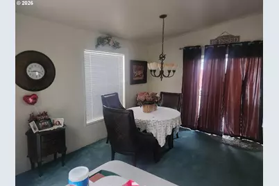 204 Trout Loop, Roseburg, OR 97471 - Photo 8