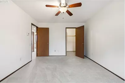 12088 SW King Arthur St #B, King City, OR 97224 - Photo 16