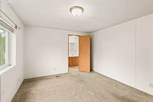 1400 Candlelight Dr, Eugene, OR 97402 - Photo 16