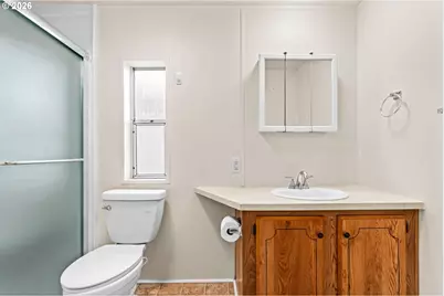 1400 Candlelight Dr #208, Eugene, OR 97402 - Photo 18